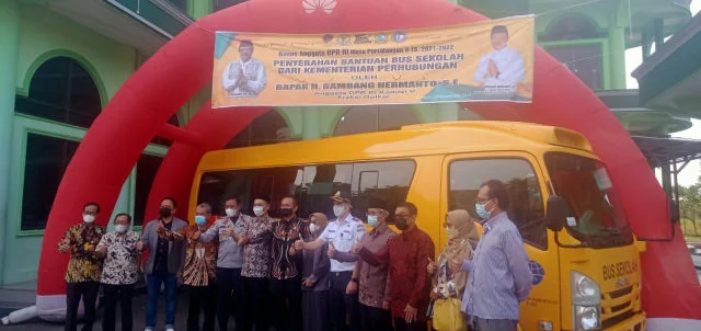 Hibah Bus Sekolah dari Kemenhub RI