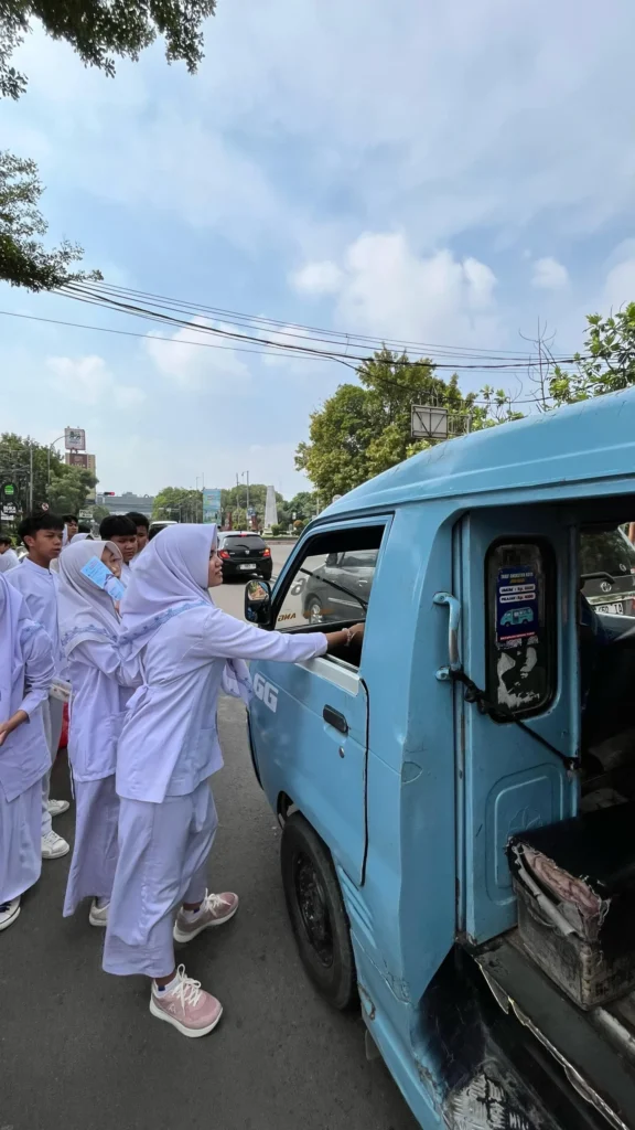 Jumat Berkah SMA Islam Al-Azhar Cirebon